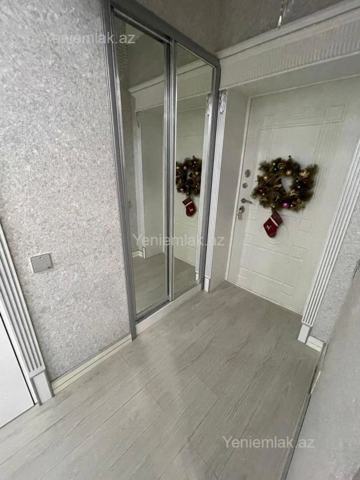 Satılır 3 otaqlı yeni tikili 125 m²