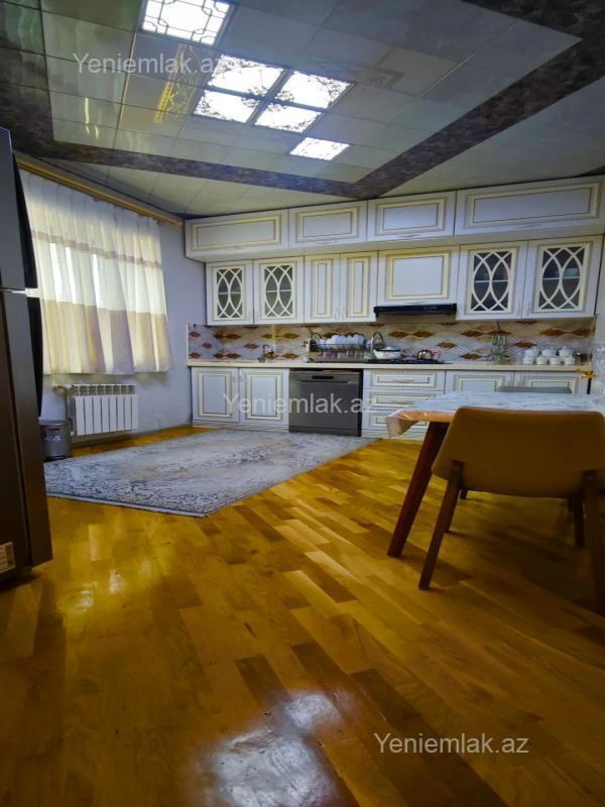 Satılır 6 otaqlı həyət evi 330 m²