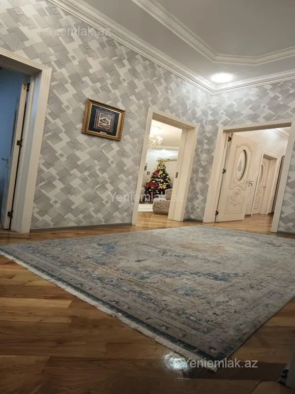 Satılır 6 otaqlı həyət evi 330 m²