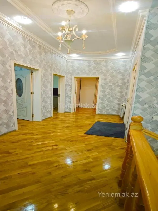 Satılır 6 otaqlı həyət evi 330 m²