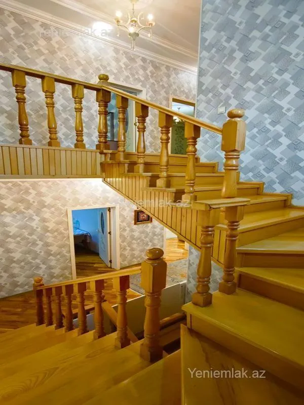 Satılır 6 otaqlı həyət evi 330 m²