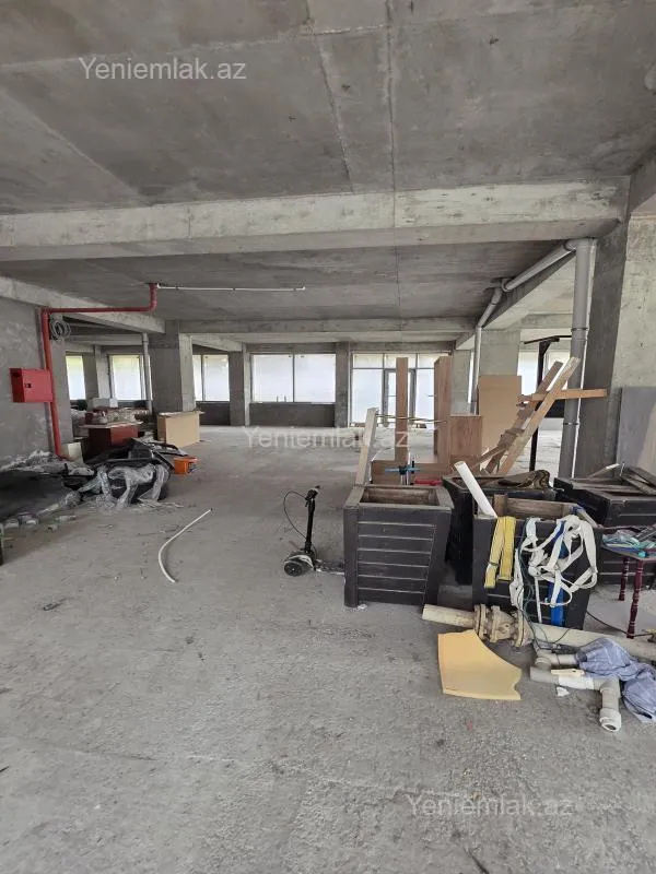 Satılır 7 otaqlı obyekt 750 m²