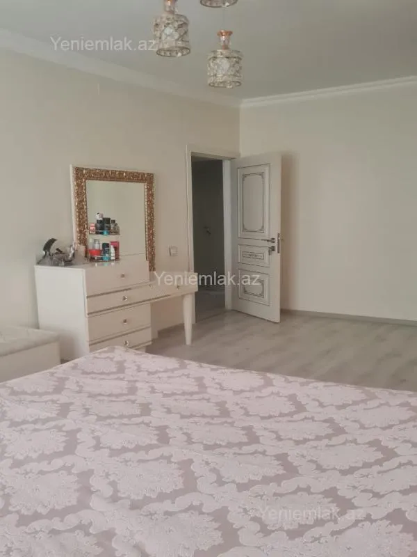 Satılır 3 otaqlı köhnə tikili 75 m²