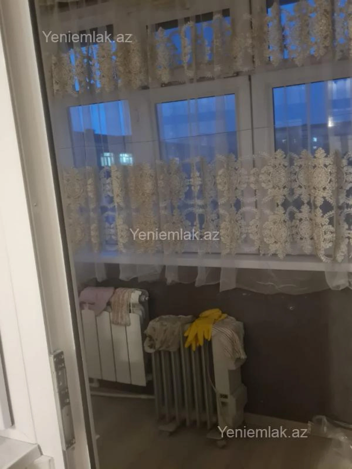 Satılır 3 otaqlı köhnə tikili 75 m²