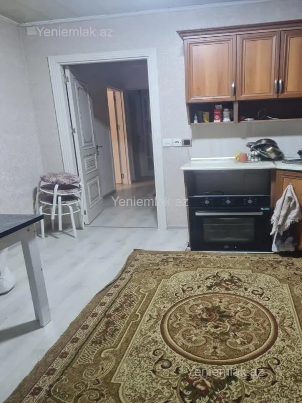 Satılır 3 otaqlı köhnə tikili 75 m²