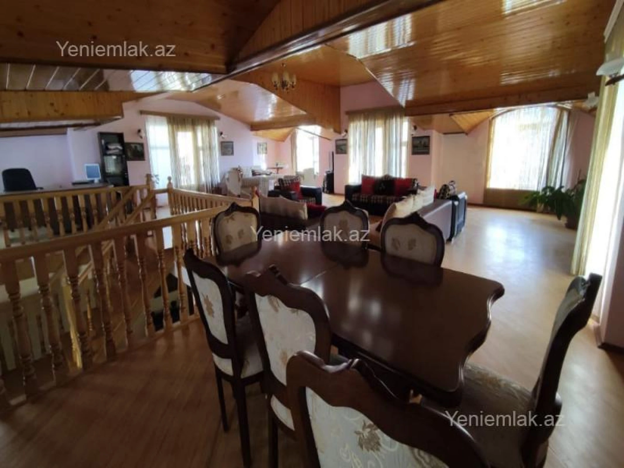 Satılır 8 otaqlı həyət evi 250 m²