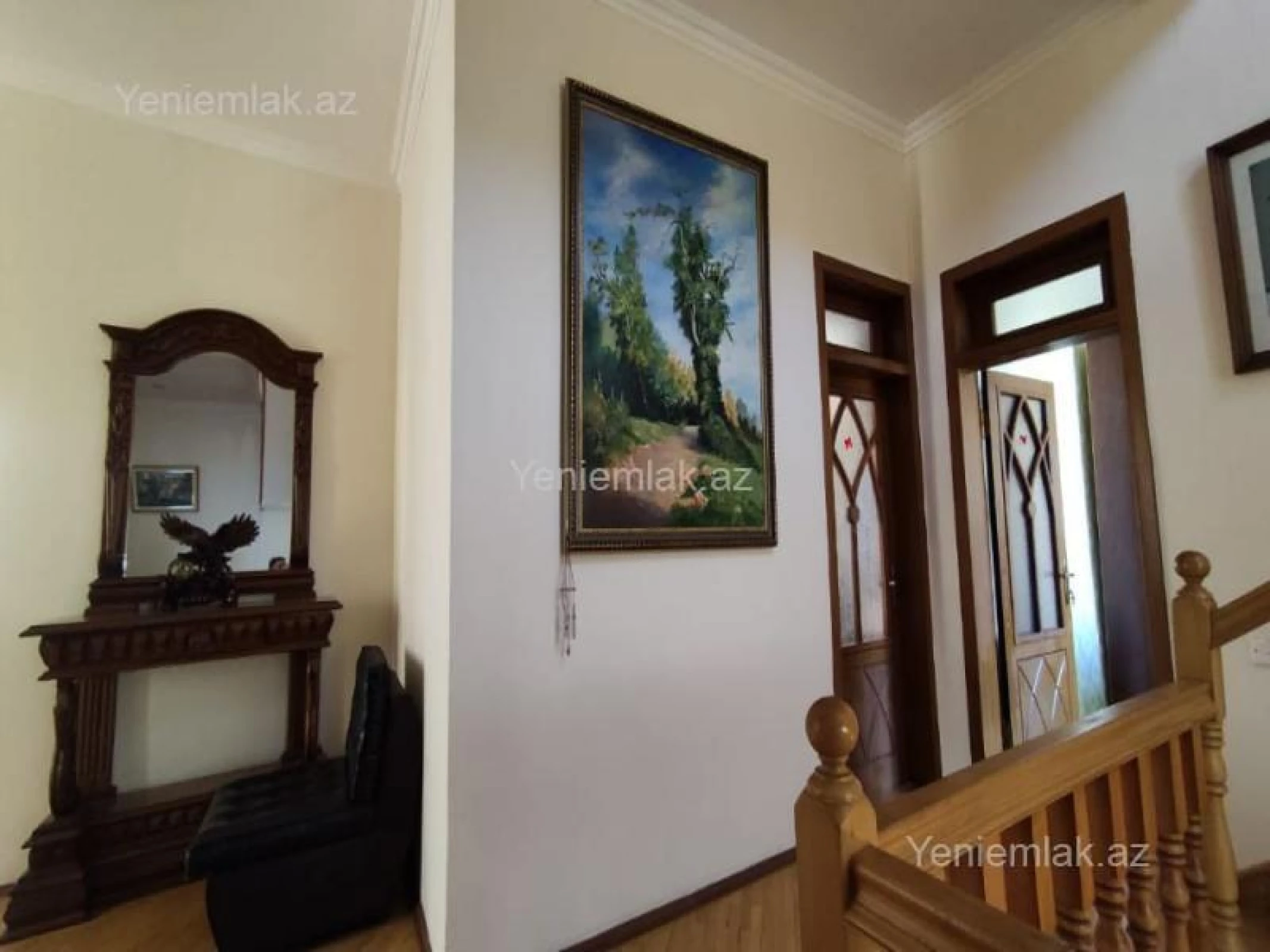 Satılır 8 otaqlı həyət evi 250 m²