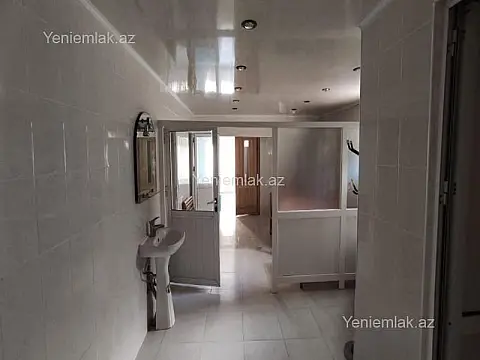 Satılır 8 otaqlı həyət evi 250 m²