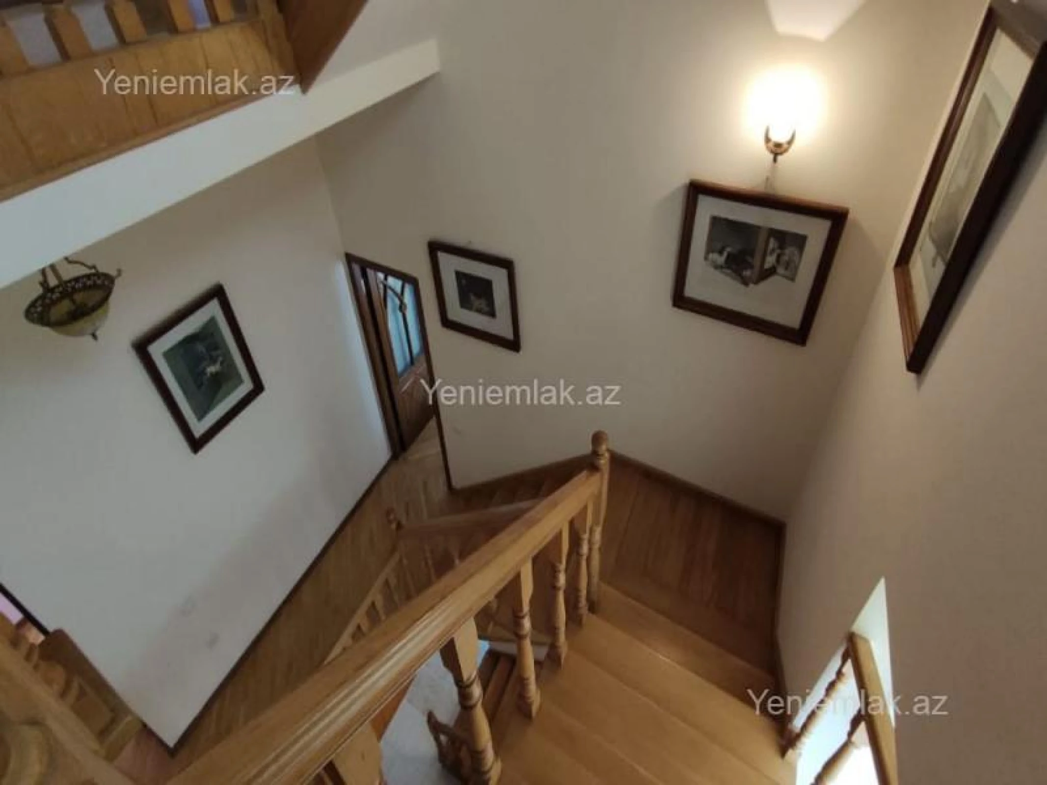 Satılır 8 otaqlı həyət evi 250 m²