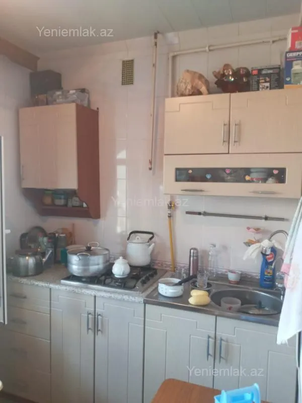 Satılır 2 otaqlı köhnə tikili 60 m²