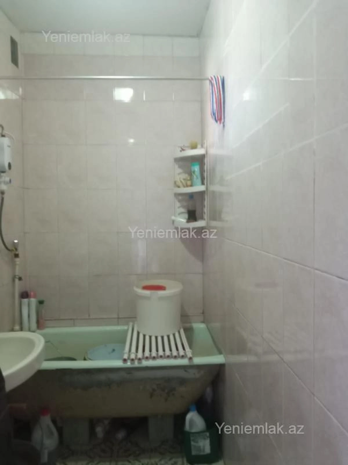 Satılır 2 otaqlı köhnə tikili 60 m²