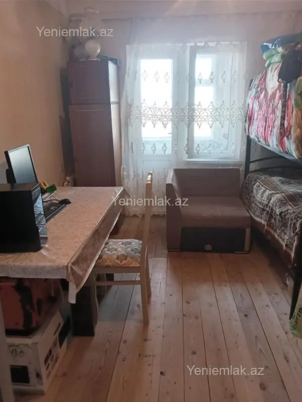 Satılır 2 otaqlı köhnə tikili 60 m²