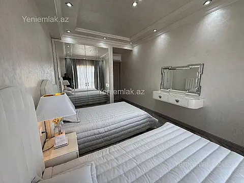 Satılır 3 otaqlı yeni tikili 140 m²