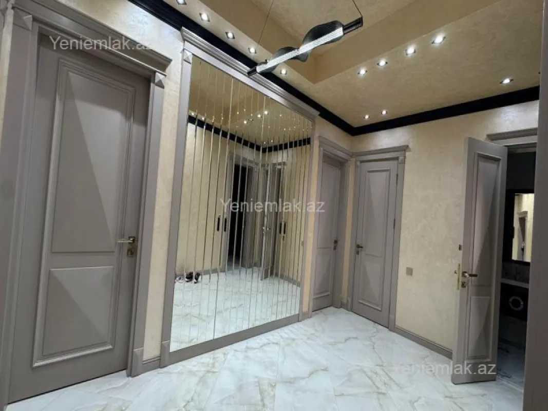 Satılır 3 otaqlı yeni tikili 140 m²