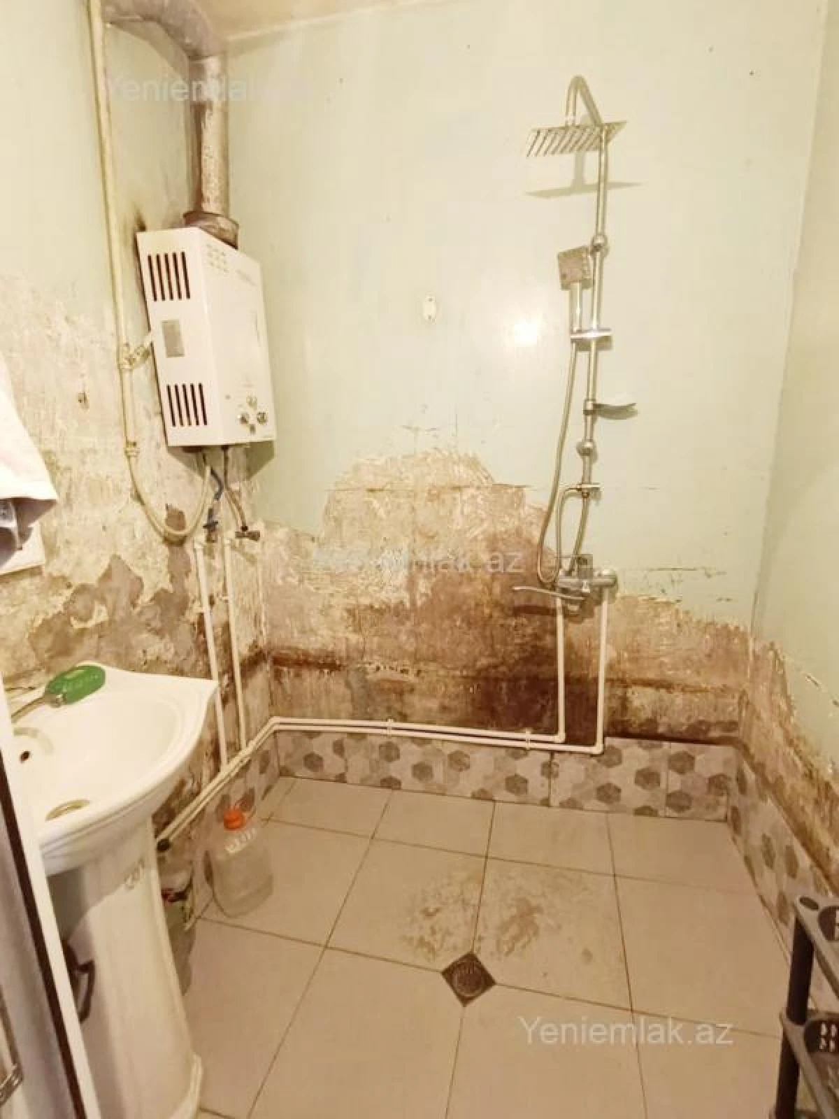 Satılır 3 otaqlı köhnə tikili 78 m²