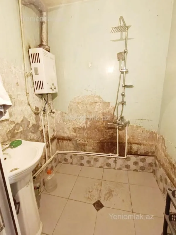 Satılır 3 otaqlı köhnə tikili 78 m²