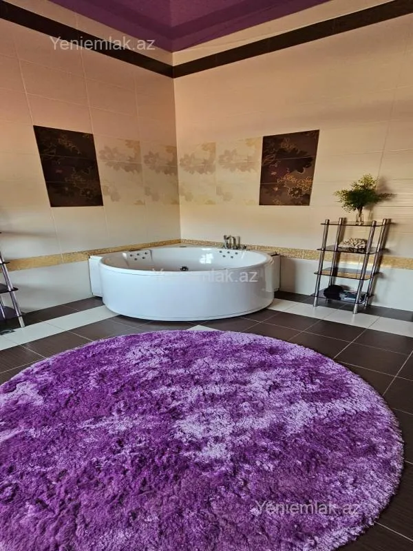 Satılır 7 otaqlı həyət evi 590 m²