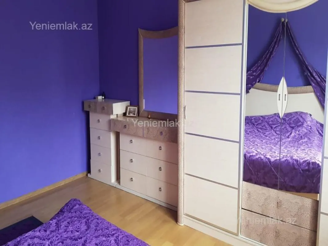 Satılır 7 otaqlı həyət evi 590 m²