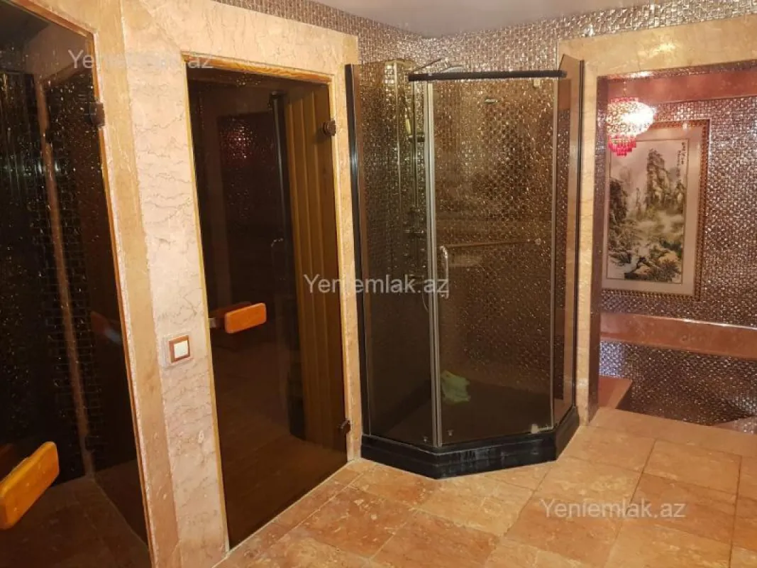 Satılır 7 otaqlı həyət evi 590 m²