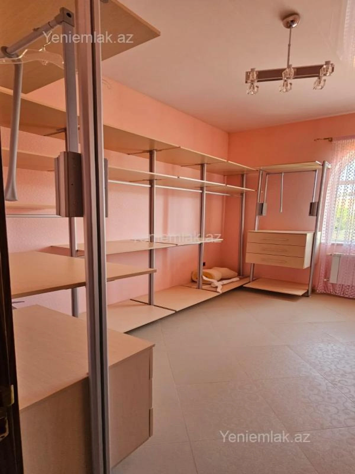 Satılır 7 otaqlı həyət evi 590 m²