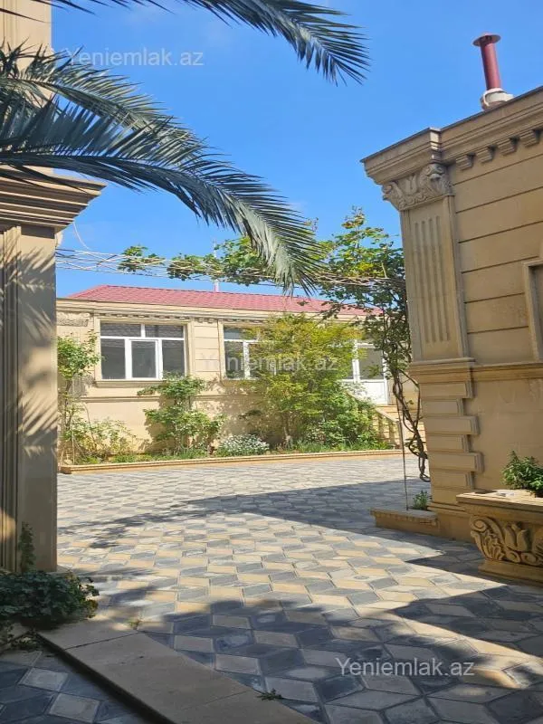 Satılır 7 otaqlı həyət evi 590 m²