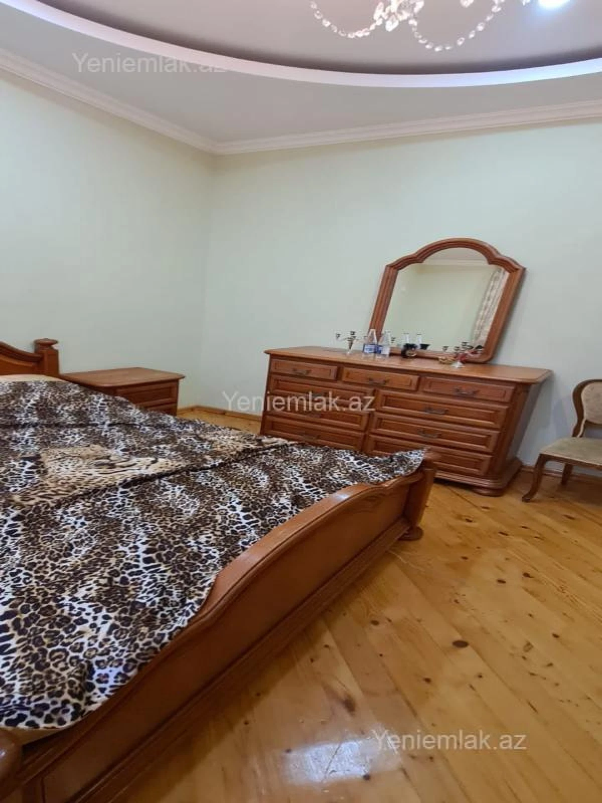 Satılır 6 otaqlı həyət evi 360 m²