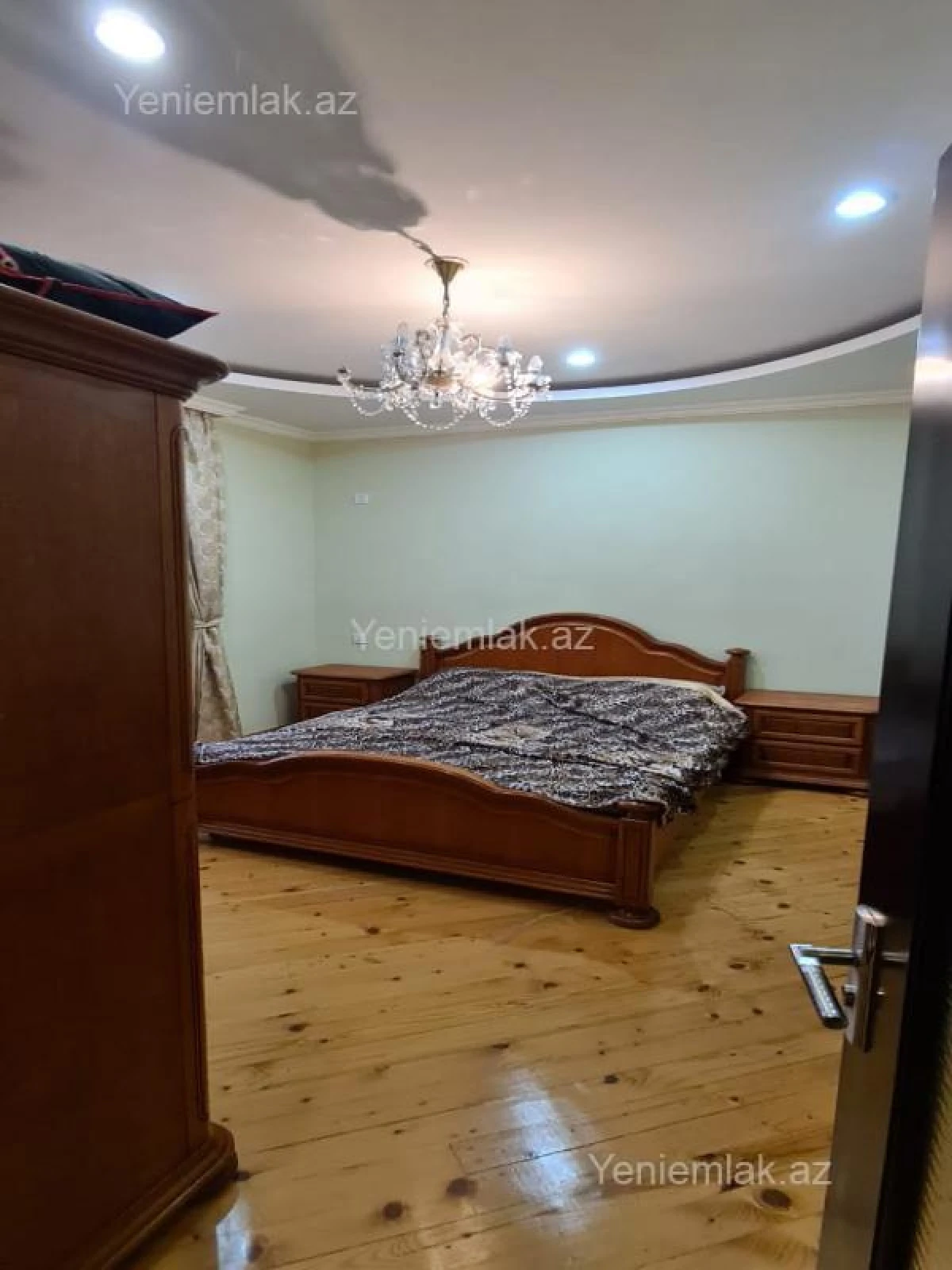 Satılır 6 otaqlı həyət evi 360 m²