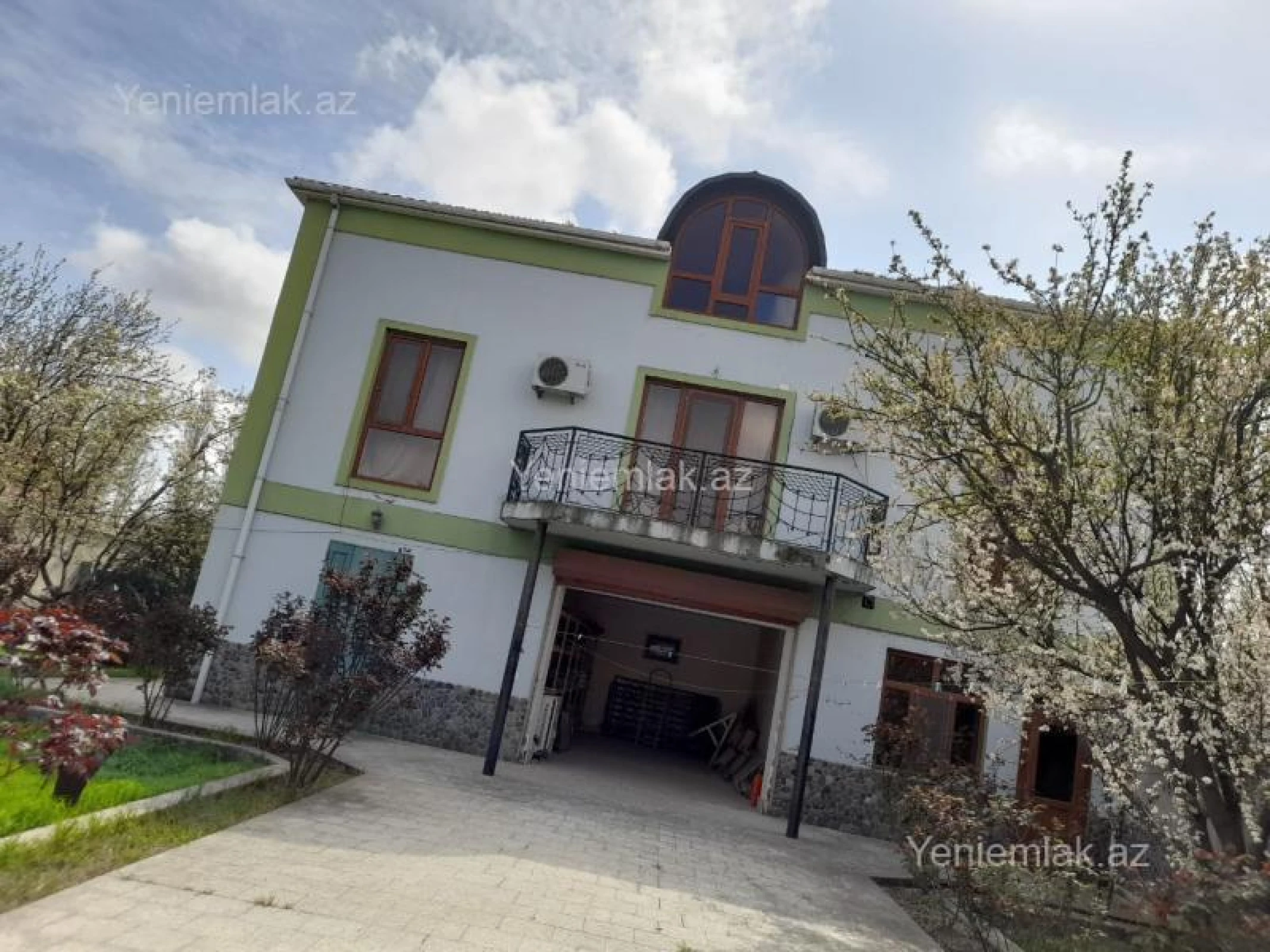 Satılır 6 otaqlı həyət evi 360 m²