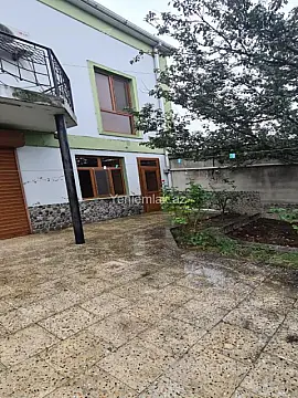 Satılır 6 otaqlı həyət evi 360 m²