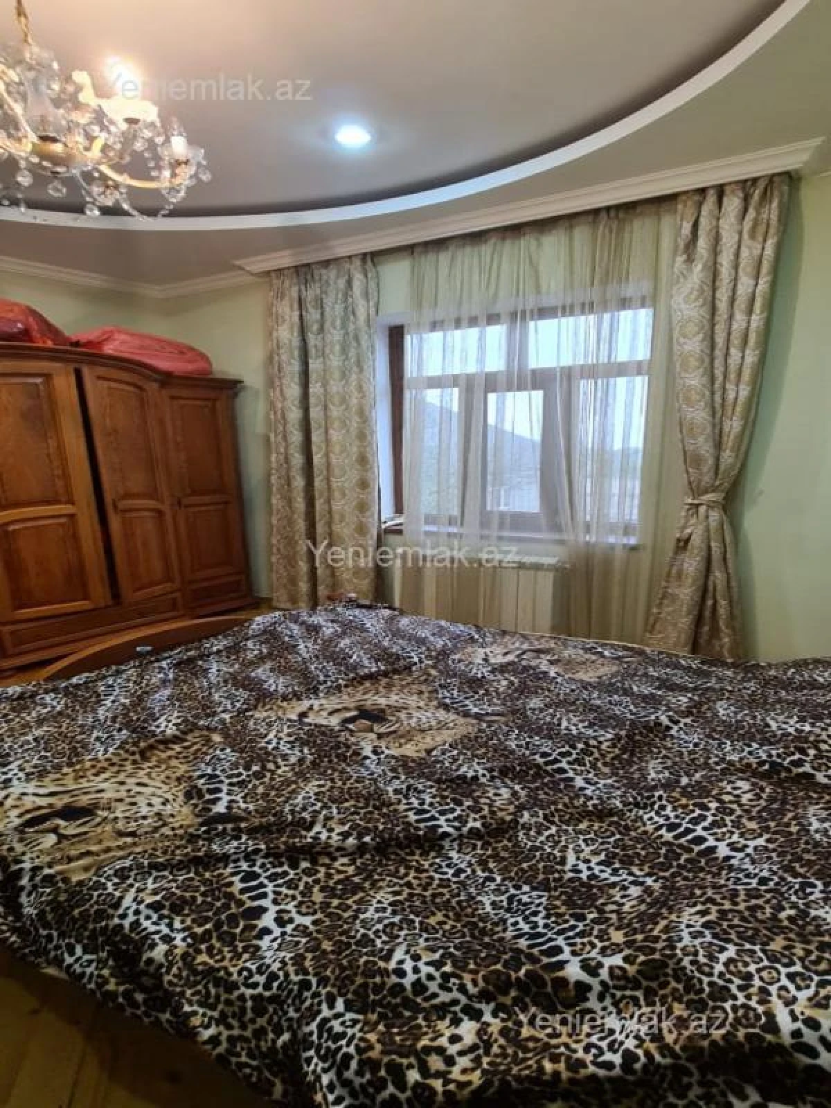 Satılır 6 otaqlı həyət evi 360 m²