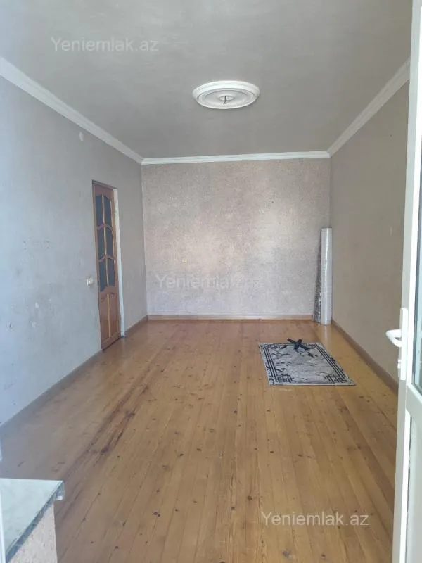 Satılır 3 otaqlı köhnə tikili 90 m²