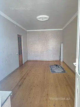 Satılır 3 otaqlı köhnə tikili 90 m²