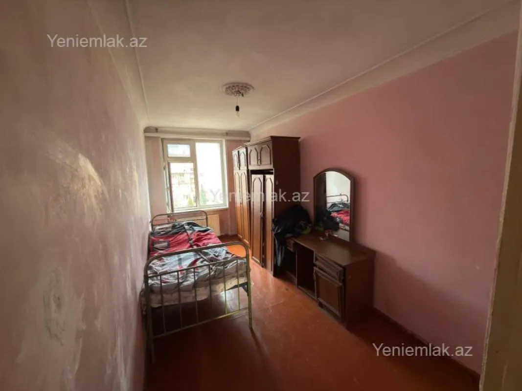 Satılır 3 otaqlı köhnə tikili 70 m²