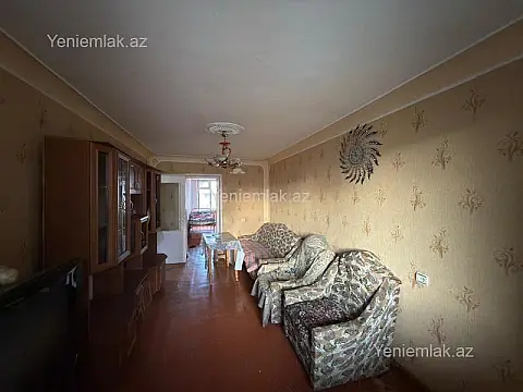 Satılır 3 otaqlı köhnə tikili 70 m²