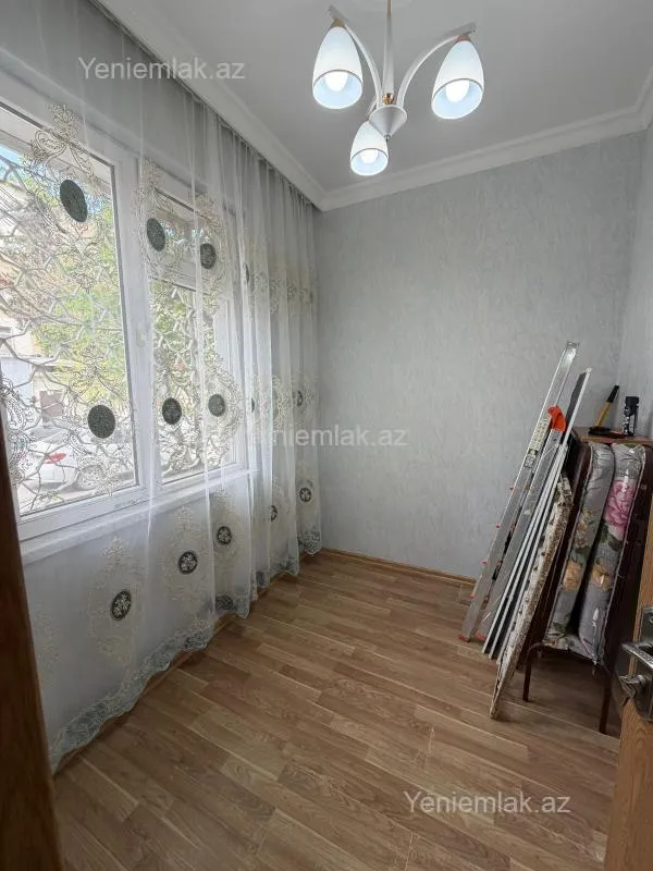 Satılır 3 otaqlı köhnə tikili 50 m²