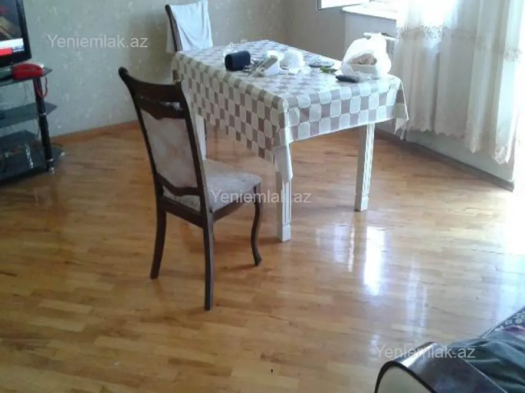 Satılır 10 otaqlı obyekt 1400 m²