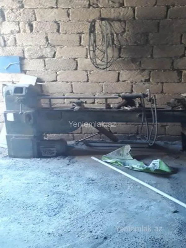 Satılır 10 otaqlı obyekt 1400 m²