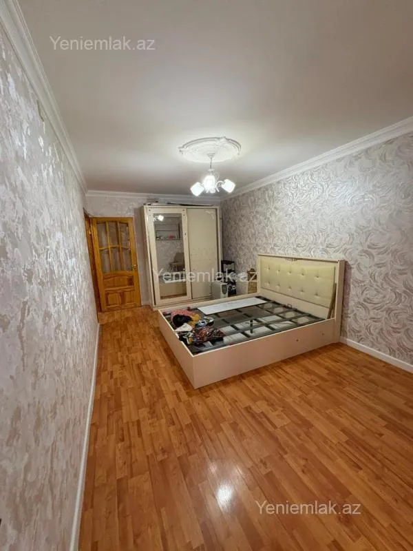 Satılır 1 otaqlı köhnə tikili 30 m²