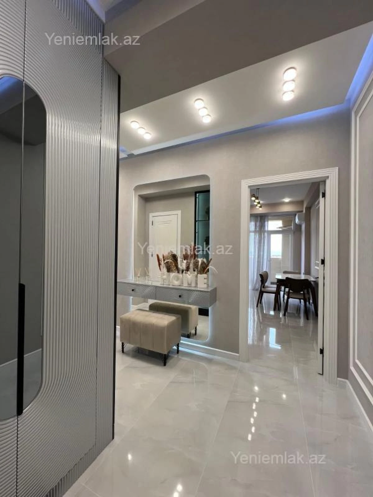 Satılır 3 otaqlı yeni tikili 105 m²