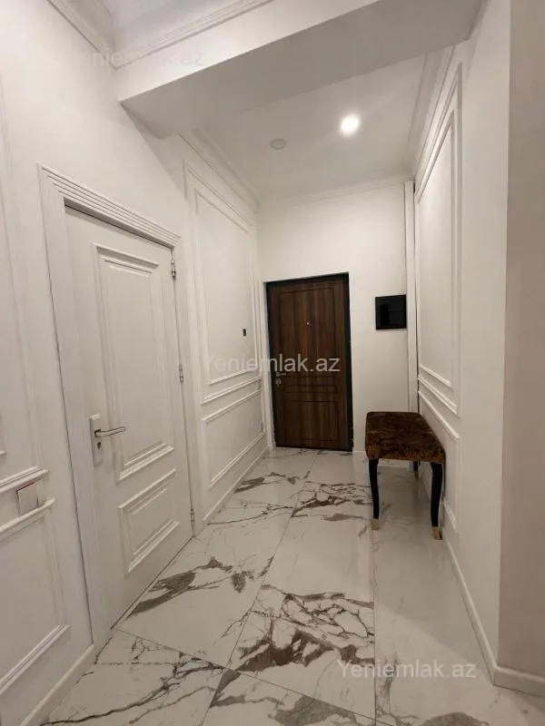 Satılır 2 otaqlı yeni tikili 82 m²