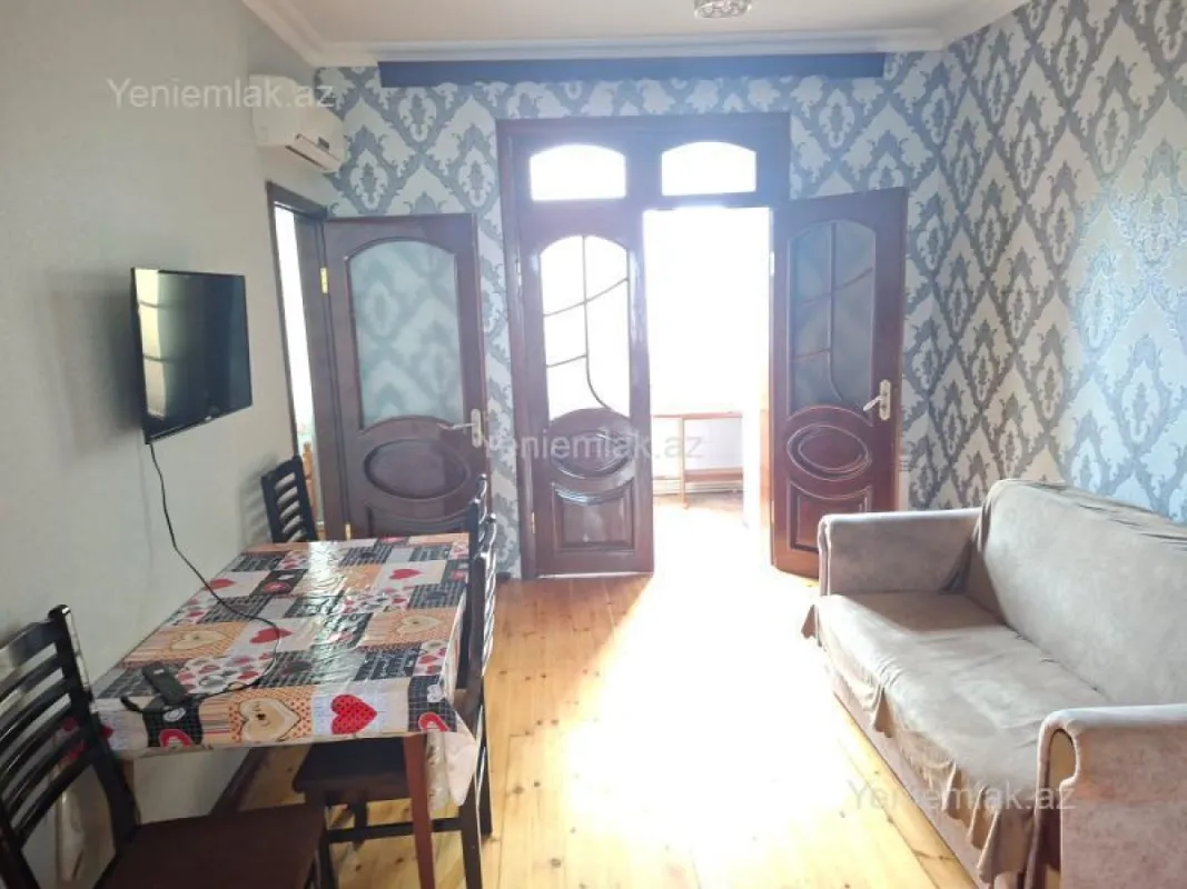 Satılır 3 otaqlı köhnə tikili 55 m²
