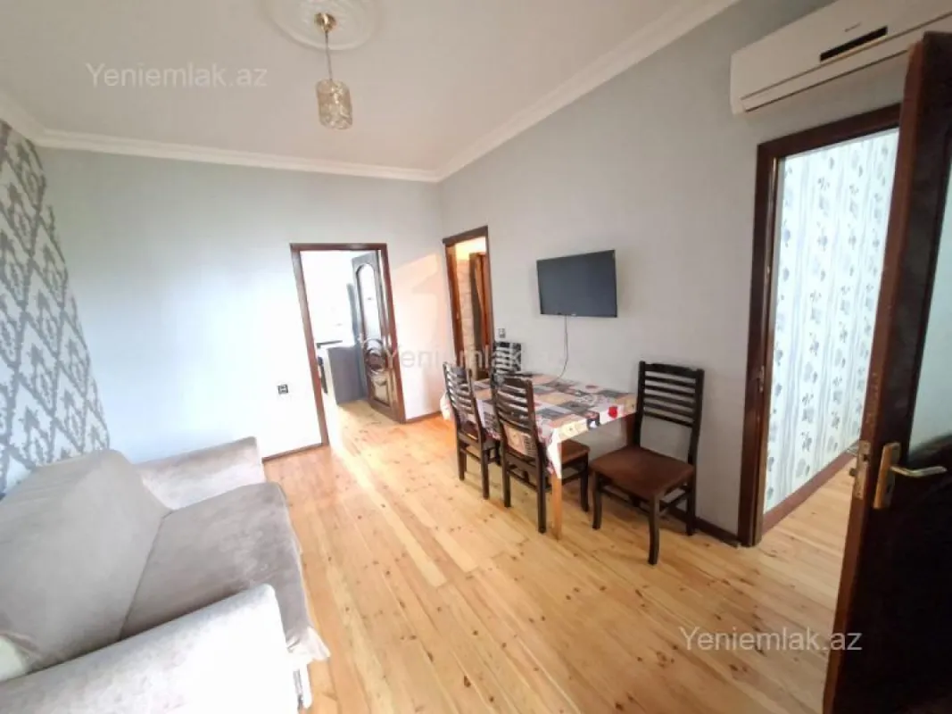 Satılır 3 otaqlı köhnə tikili 55 m²