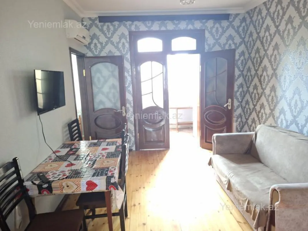 Satılır 3 otaqlı köhnə tikili 55 m²