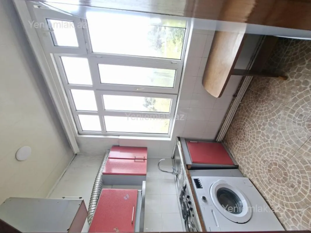 Satılır 3 otaqlı köhnə tikili 55 m²
