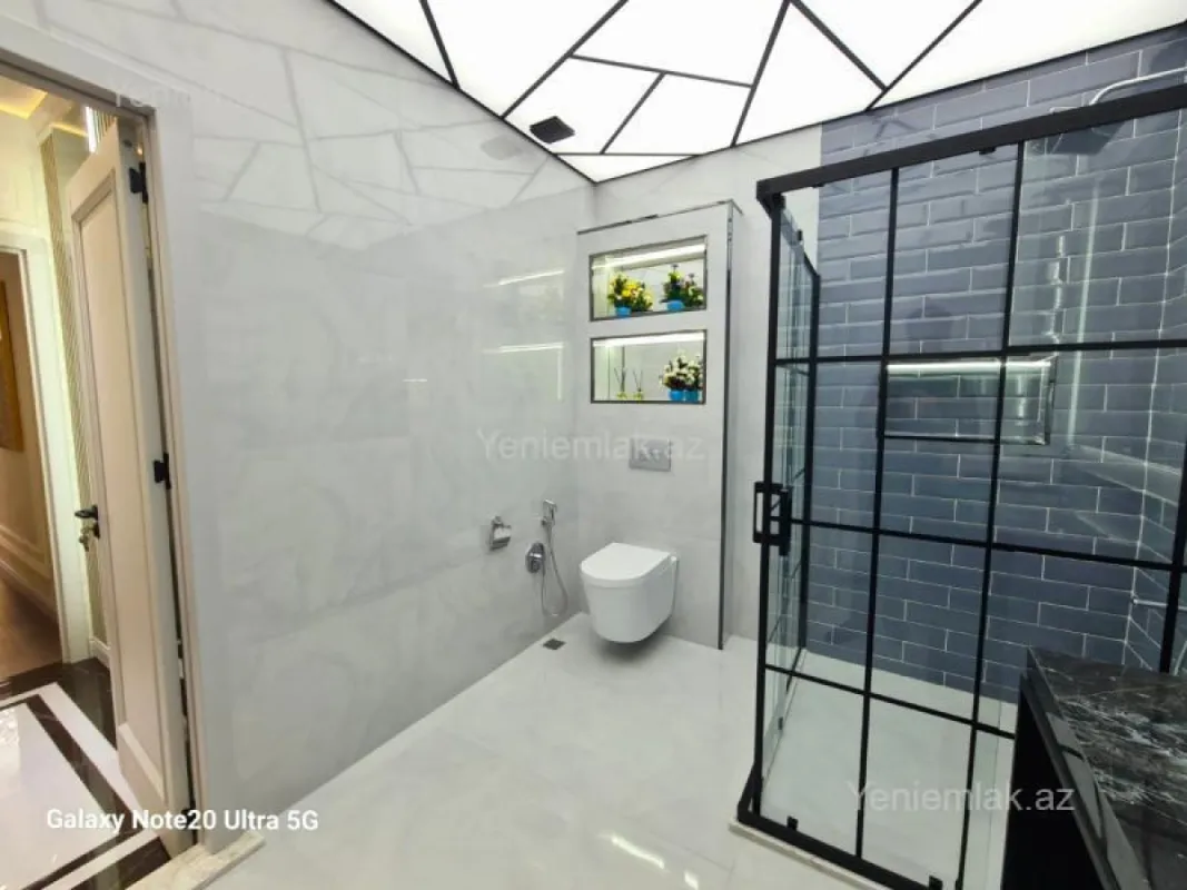 Satılır 3 otaqlı yeni tikili 160 m²