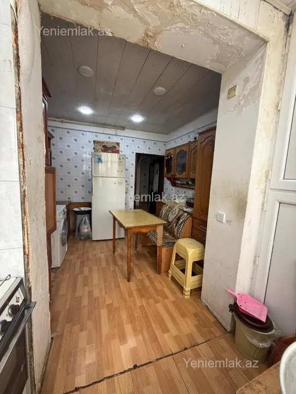 Satılır 3 otaqlı köhnə tikili 80 m²