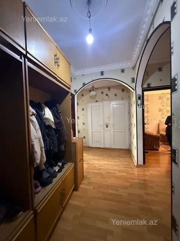 Satılır 3 otaqlı köhnə tikili 80 m²