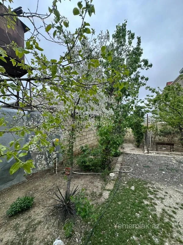 Satılır 4 otaqlı həyət evi 132 m²
