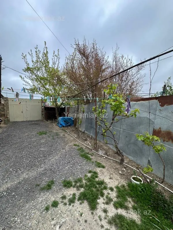 Satılır 4 otaqlı həyət evi 132 m²