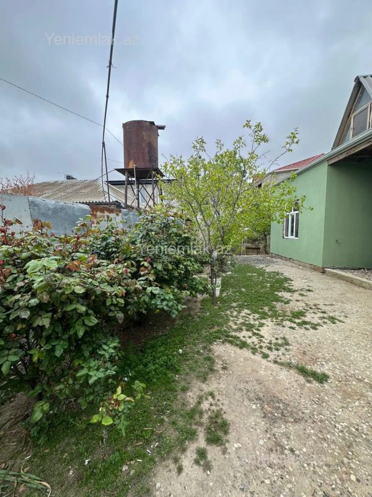 Satılır 4 otaqlı həyət evi 132 m²